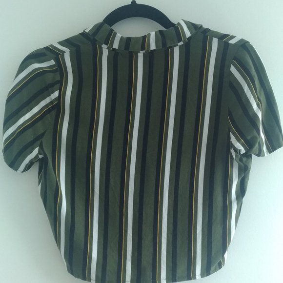 Cropped Tie Up Top - Picture 3 of 4